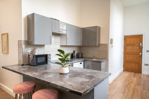 2 bed property, in Apt 1, £140,000