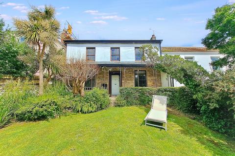 3 bed property, in Falmouth TR11, £285,000
