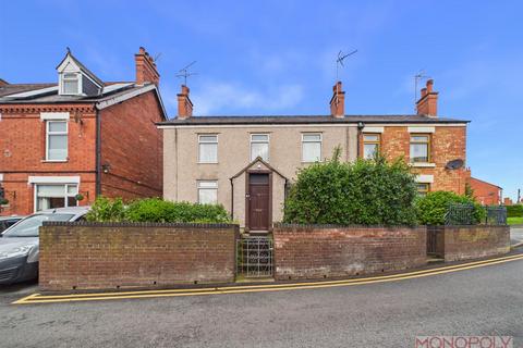 3 bed property, in Chapel Street, £145,000
