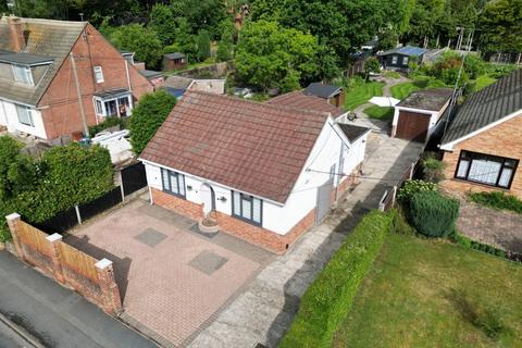 3 bed property, in Sandy Lane, £500,000