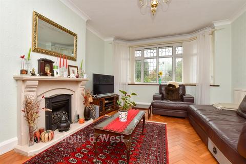 3 bed property, in Chaffers Mead, £860,000