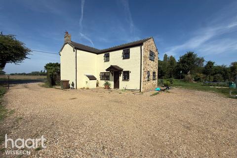 3 bed property, in Redmoor Bank, £450,000