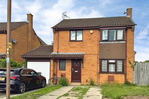 4 bed property, in Trueman Place, £300,000