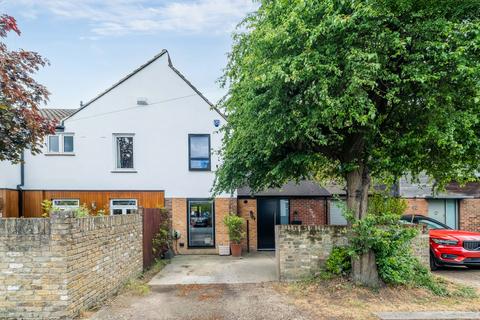 4 bed property, in Langton Way, £1,250,000