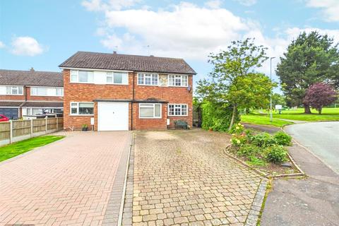 3 bed property, in Ferrers Road, £235,000