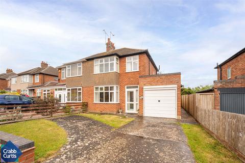 3 bed property, in Moorhill Road, £335,000