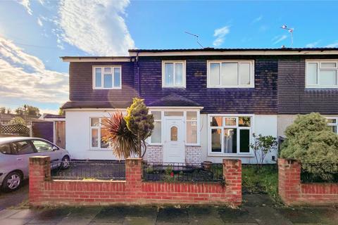 5 bed property, in Huntsman, £525,000