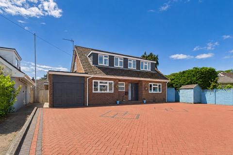 5 bed property, in Forest Way, £750,000