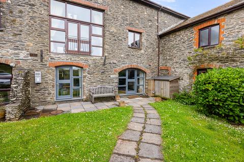 1 bed property, in Little Granary, £325,000