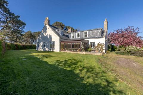 4 bed property, in Forres, £575,000