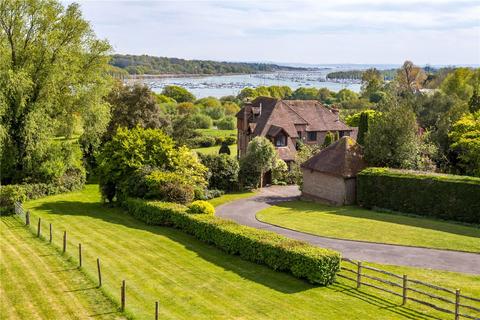 6 bed property, in High Street, £3,500,000