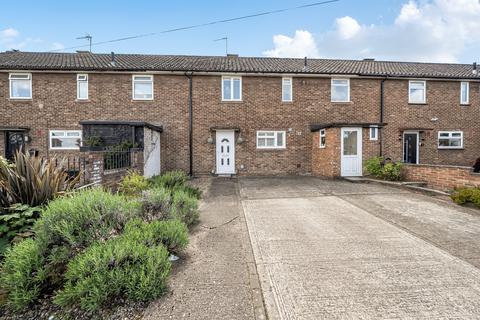 3 bed property, in Maynard Drive, £650,000
