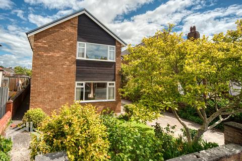 3 bed property, in Clarendon Road, £325,000