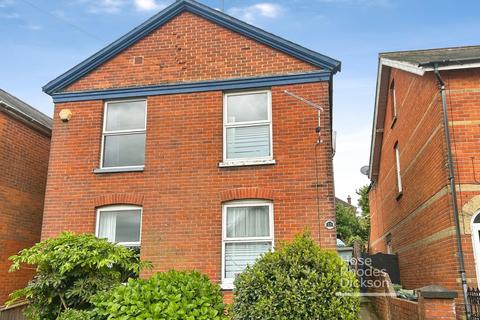 2 bed property, in Fellows Road, £215,000