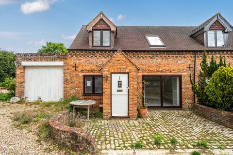 1 bed property, in High Street, £325,000