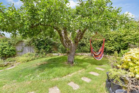 3 bed property, in Thistley Lane, £500,000