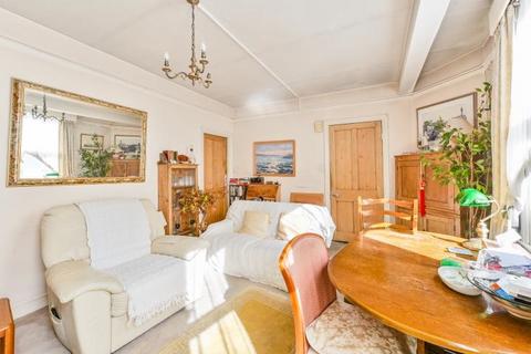 2 bed property, in Cross Keys Close, £500,000