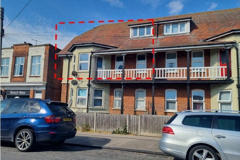 2 bed property, in Felixstowe, £100,000