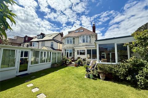 5 bed property, in Cardigan Road, £460,000