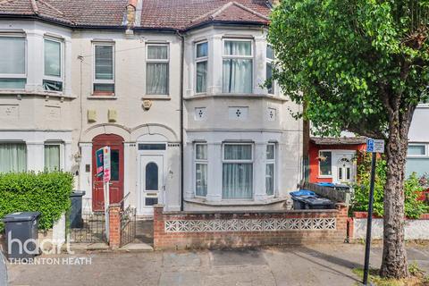 4 bed property, in Elliott Road, £500,000