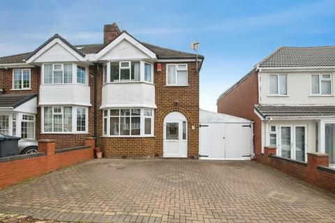 3 bed property, in Coopers Road, £350,000
