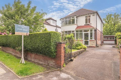 3 bed property, in Manston Gardens, £350,000