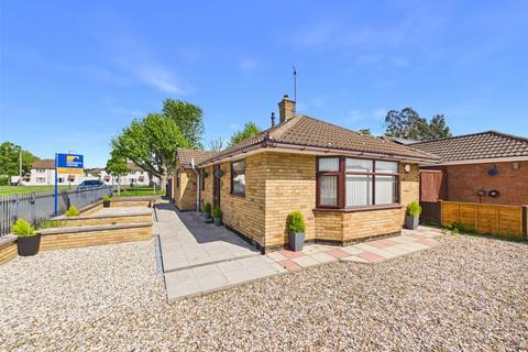2 bed property, in Shearwater Grove, £295,000