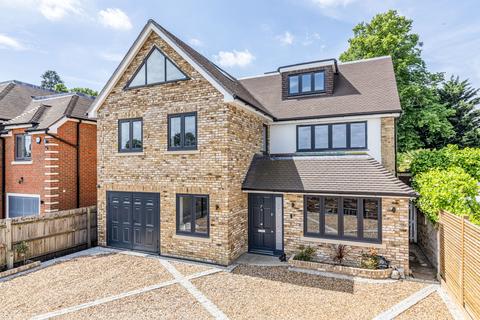 6 bed property, in West Grove, £1,850,000