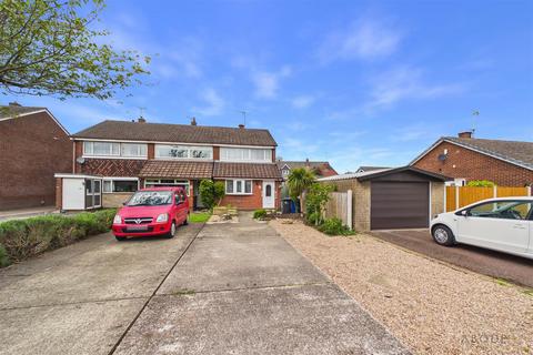 3 bed property, in Hurst Drive, £199,999