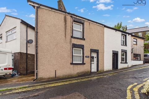 1 bed property, in Low Road, £140,000