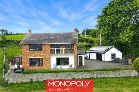 4 bed property, in Llanrhaeadr, £530,000
