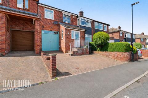 5 bed property, in Vicarage Crescent, £325,000