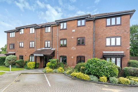 2 bed property, in 9 Goodwood Close, £340,000