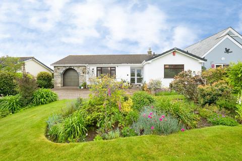 2 bed property, in Boscathnoe Way, £435,000