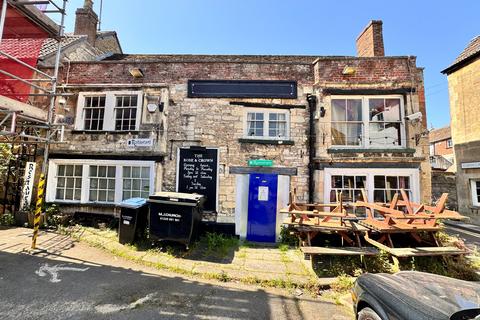 5 bed property, in The Rose and Crown, £225,000