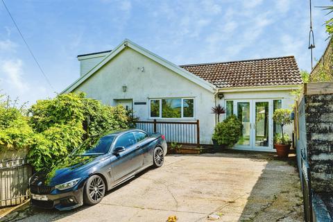 4 bed property, in Cildaudy Road, £375,000