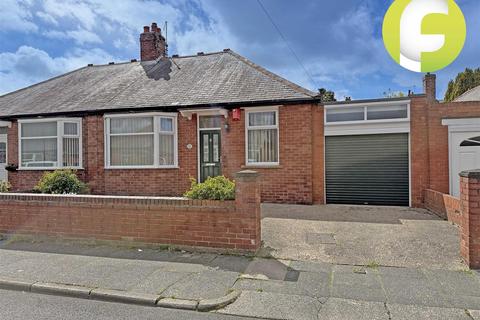 3 bed property, in Glendale Avenue, £250,000