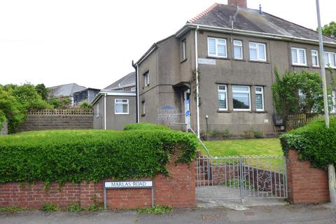 3 bed property, in Marlas Road, £195,000