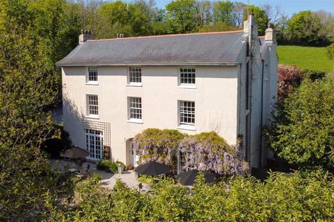 8 bed property, in Ermewood House, £1,150,000