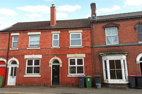 2 bed property, in High Street, £100,000