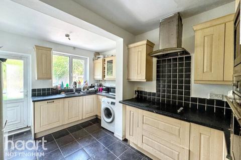 3 bed property, in Robin Hood Terrace, £190,000