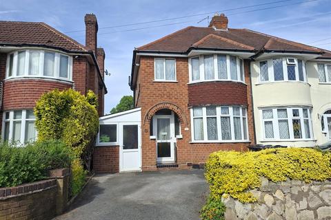 3 bed property, in Herondale Road, £250,000