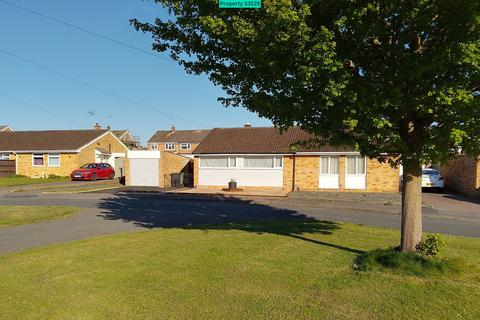 2 bed property, in Kennedy Close, £310,000