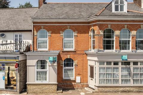4 bed property, in The Square, £265,000
