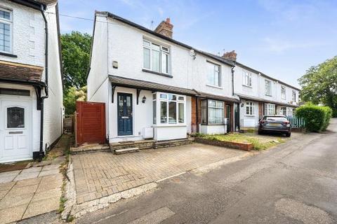 2 bed property, in Frailey Hill, £450,000