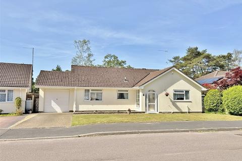3 bed property, in The Chase, £475,000