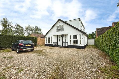 4 bed property, in Hawthorn Road, £475,000