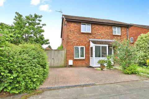 3 bed property, in Warmwell Close, £325,000