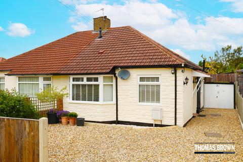 2 bed property, in Edmunds Avenue, £375,000