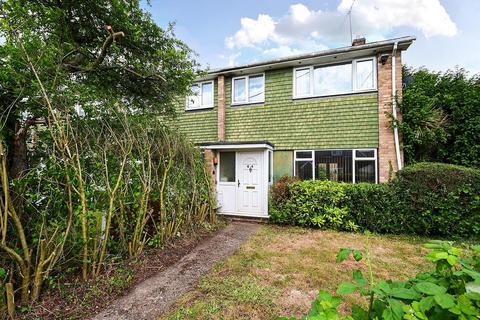 3 bed property, in Frogmore Road, £350,000